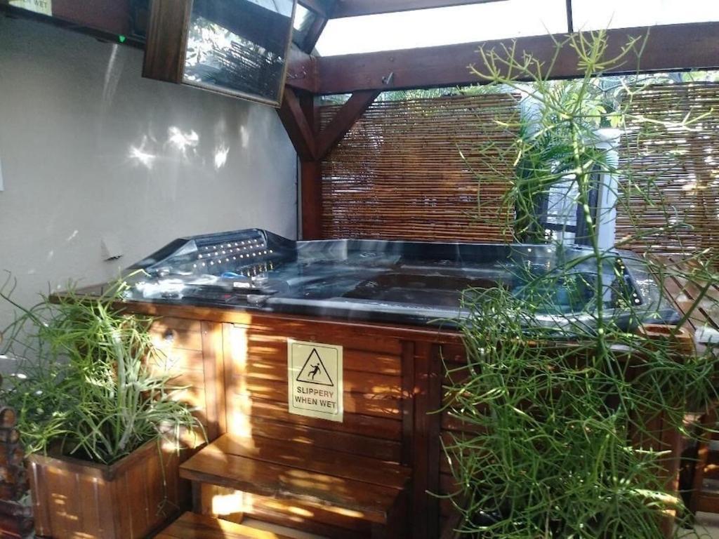 Tampa Bay beautiful apartment&private jacuzzi Exterior foto